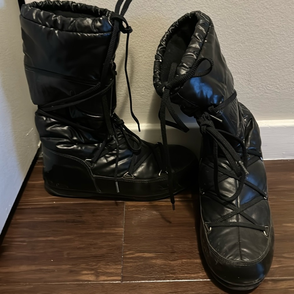 Women’s Black Moon Boots